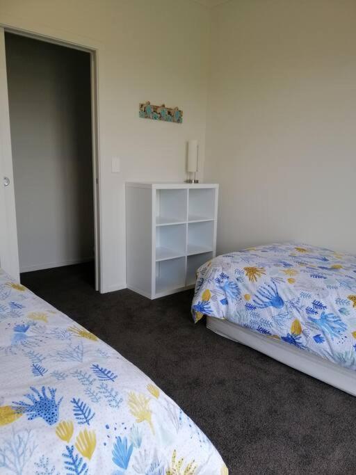 Purangi Beachhouse - 2 Bedroom Cooks Beach Buitenkant foto